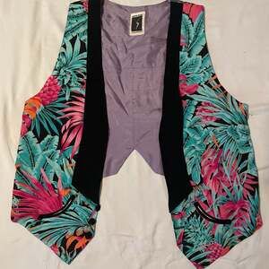 Vintage 80s/90s Silk Vest Yvonne O’Gara Unique Floral Tropical Pattern OS